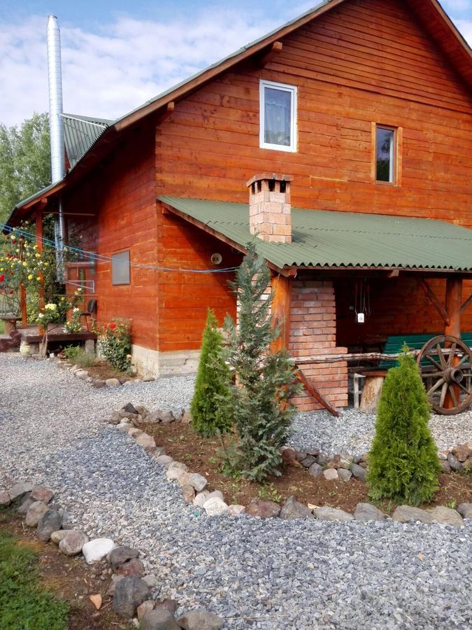 The Wooden House Villa Moldovenesti Bagian luar foto
